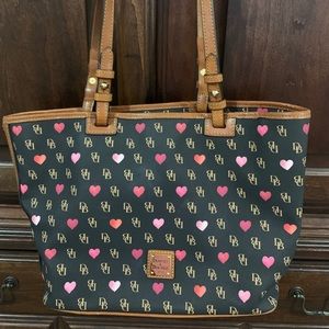 Dooney & Bourke Gretta Hearts Small Leisure Shopper